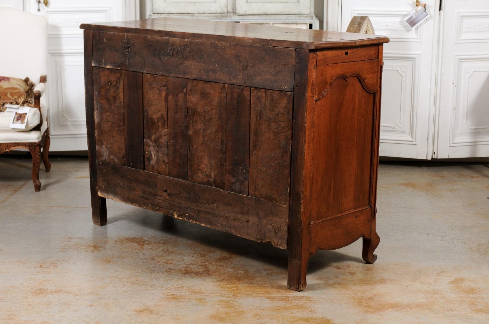 French 1750s Louis XV Period Walnut Buffet with Star Inlay and Carved Shells For Sale 3