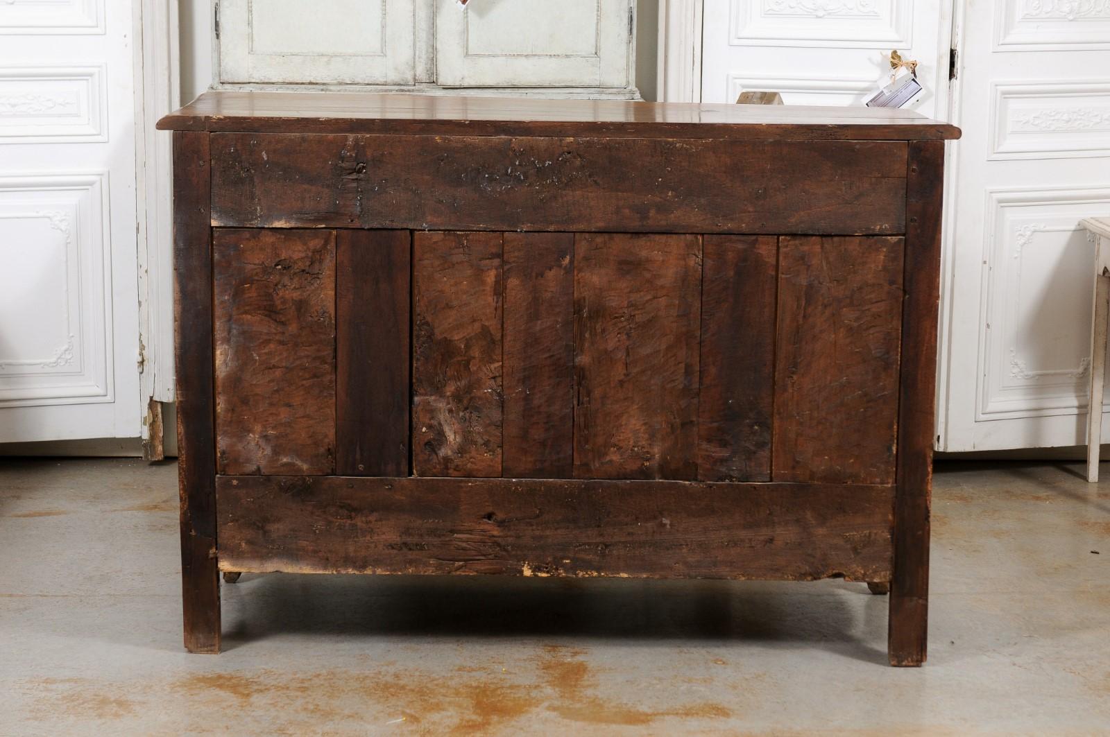 French 1750s Louis XV Period Walnut Buffet with Star Inlay and Carved Shells For Sale 4