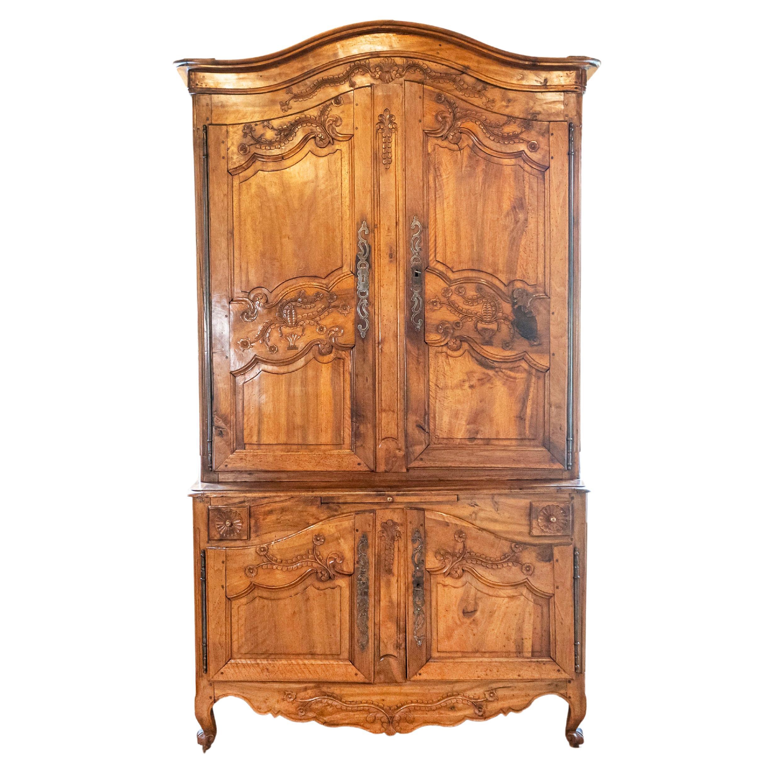 Buffet floreale in noce Luigi XV del 1750 dalla Valle della Loira