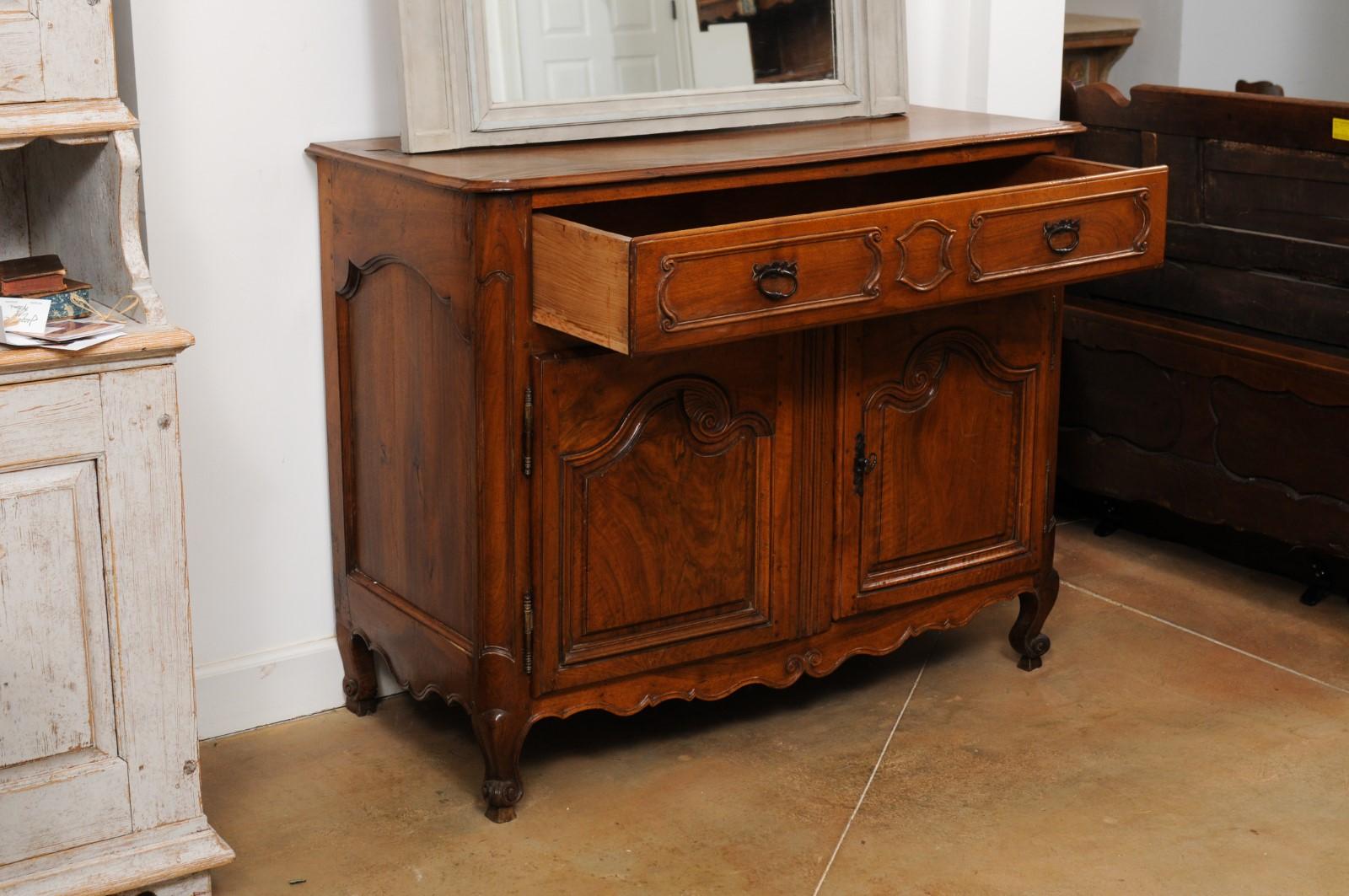 18th Century French 1750s Louis XV Walnut Provençal Buffet with Single Drawer and Two Doors For Sale