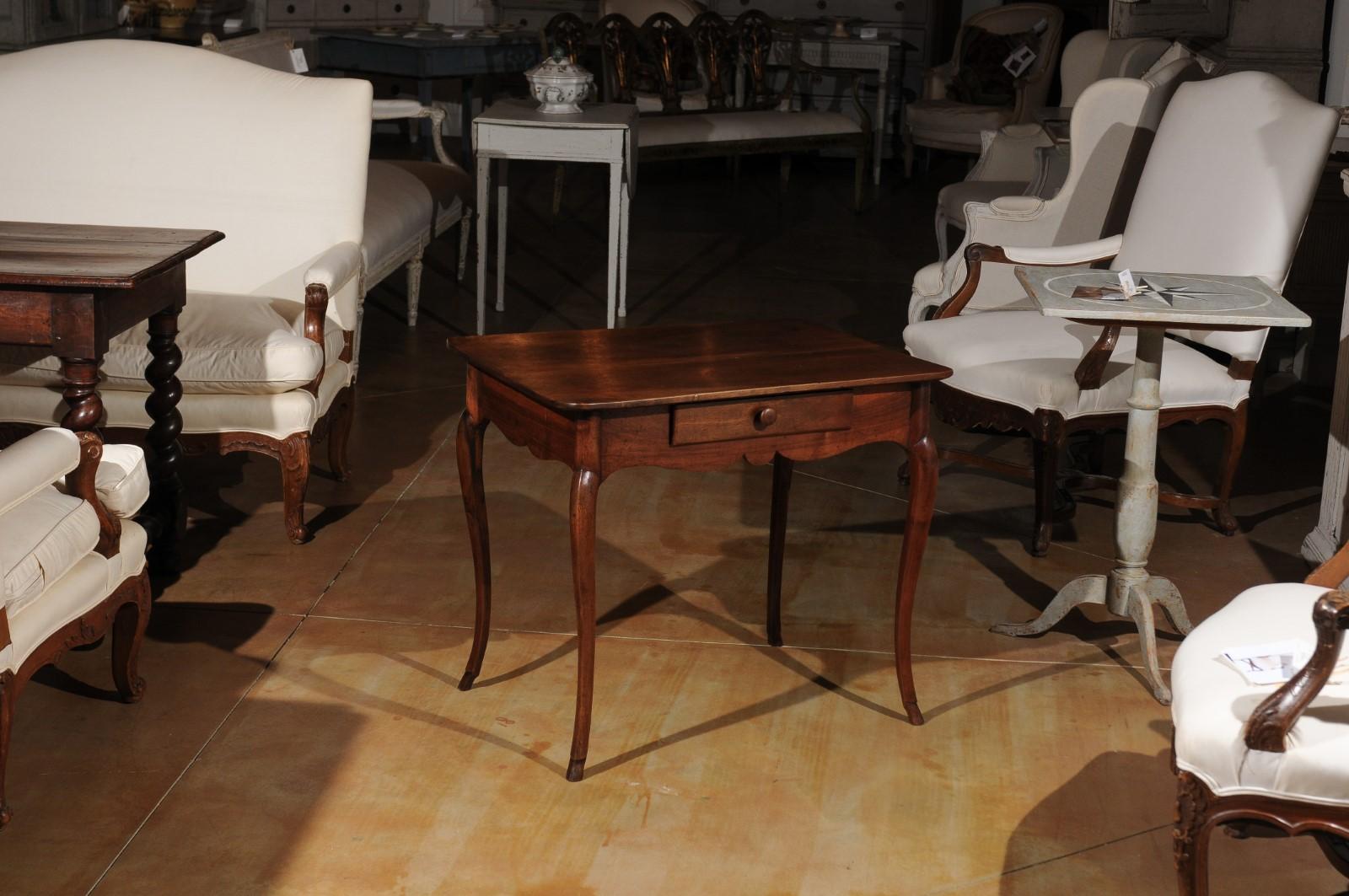 French 1750s Louis XV Walnut Table with Acacia Legs from the Rhône Valley In Good Condition In Atlanta, GA