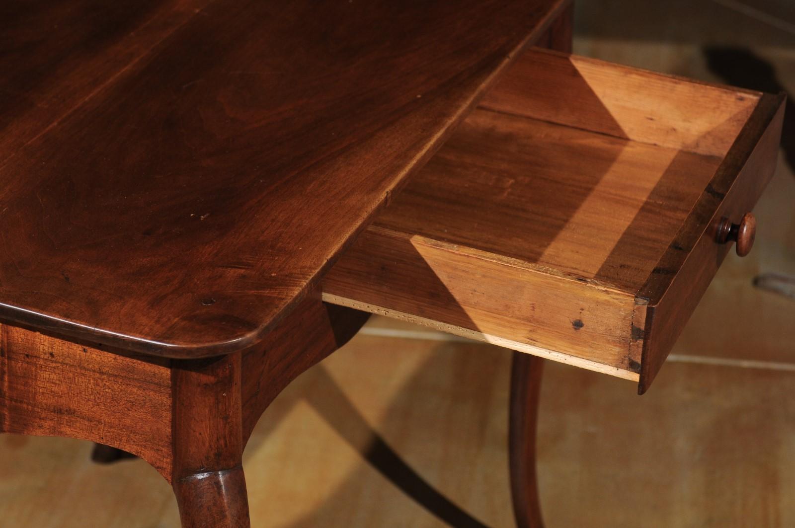 French 1750s Louis XV Walnut Table with Acacia Legs from the Rhône Valley (18. Jahrhundert)