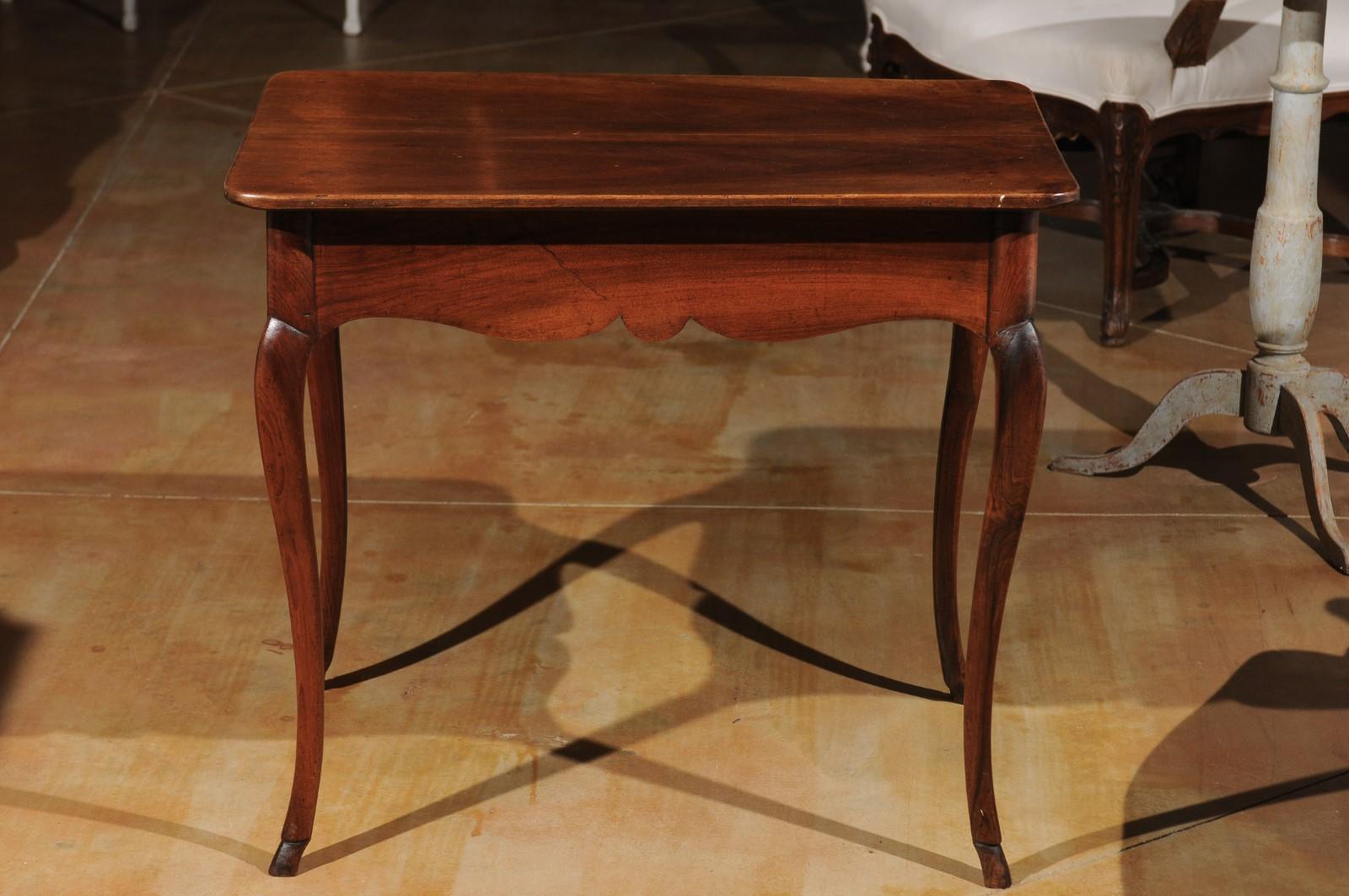 French 1750s Louis XV Walnut Table with Acacia Legs from the Rhône Valley 1
