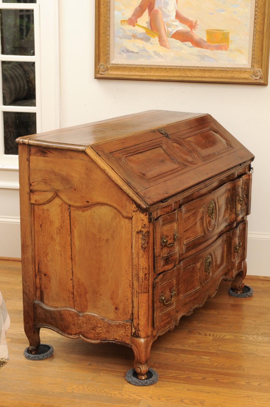 French 1780s Transition Period Walnut Slant Front Desk Commode with Drawers 6