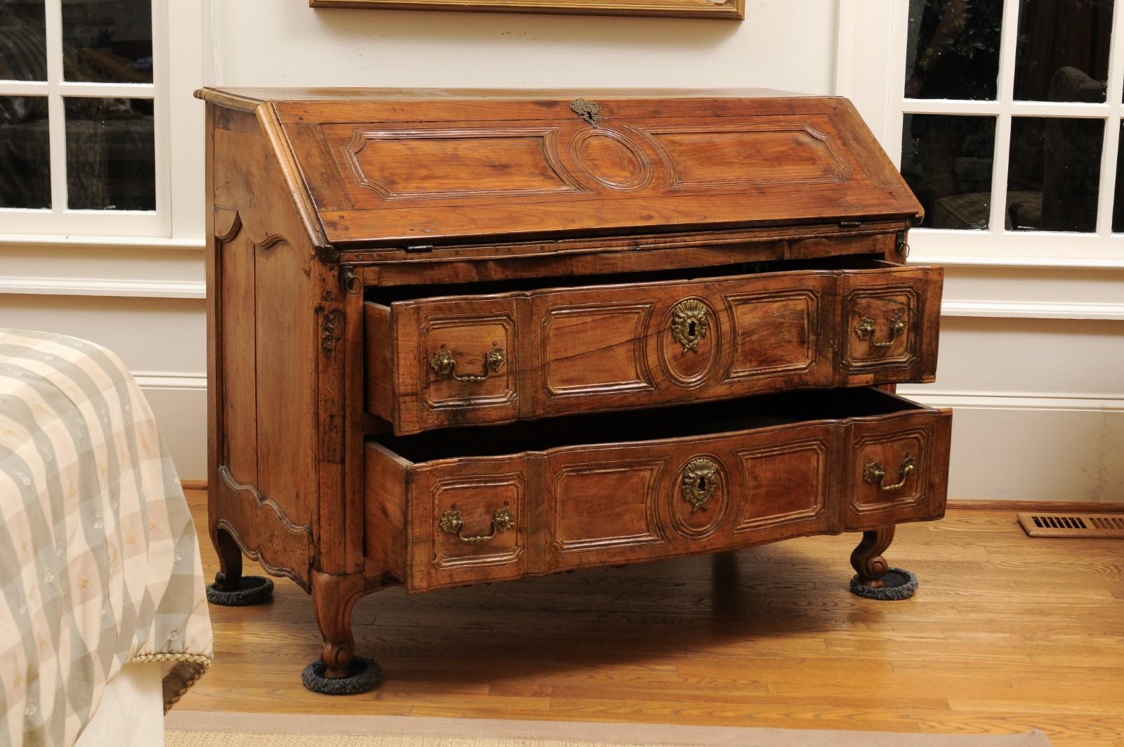 French 1780s Transition Period Walnut Slant Front Desk Commode with Drawers 1