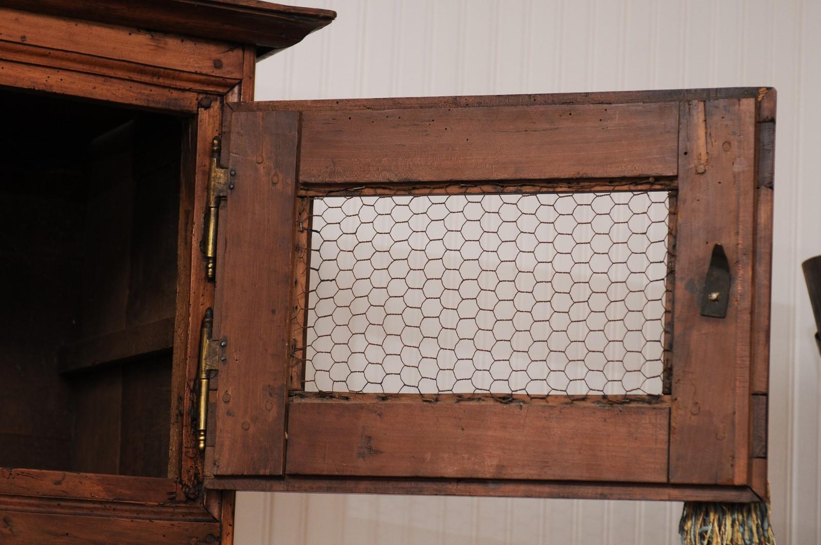 French 1780s Walnut Égouttoir Cabinet with Small Doors, Chicken Wire and Shelves 6