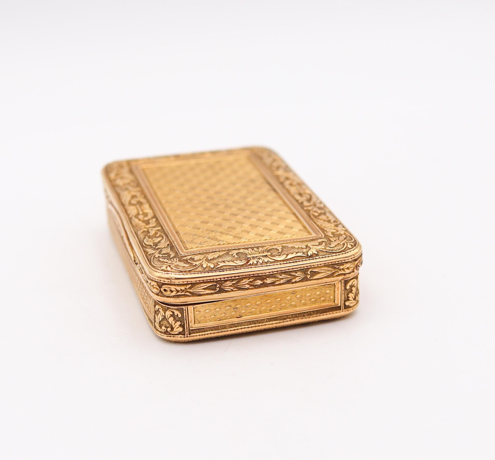 Néoclassique Tabatière rectangulaire Louis XVI néoclassique française de 1790 en or labré 18 carats en vente
