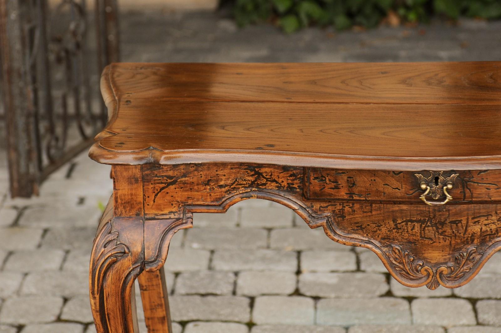 French 1790s Louis XV Style Walnut and Elm Writing Table with Single Drawer For Sale 6