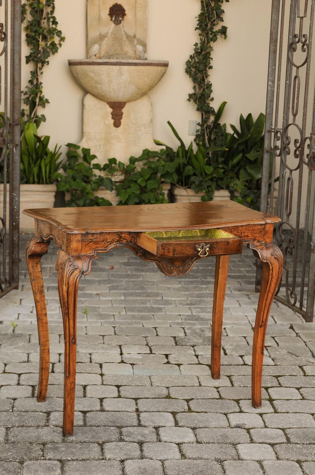 18th Century French 1790s Louis XV Style Walnut and Elm Writing Table with Single Drawer For Sale