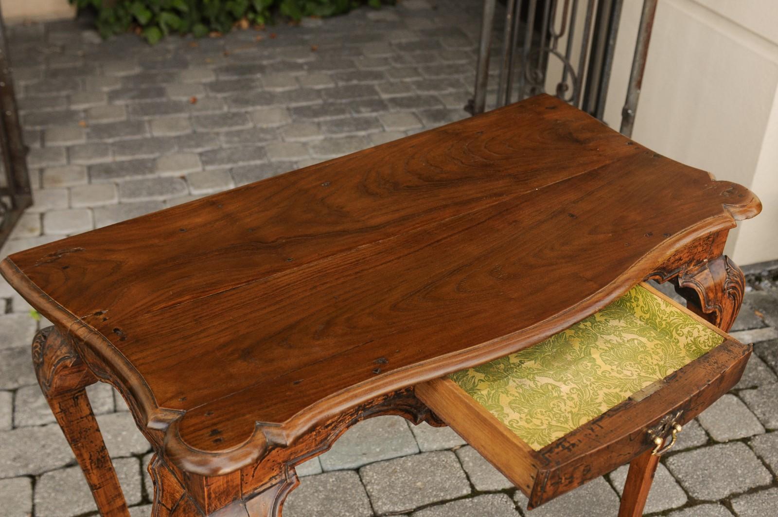 French 1790s Louis XV Style Walnut and Elm Writing Table with Single Drawer For Sale 2