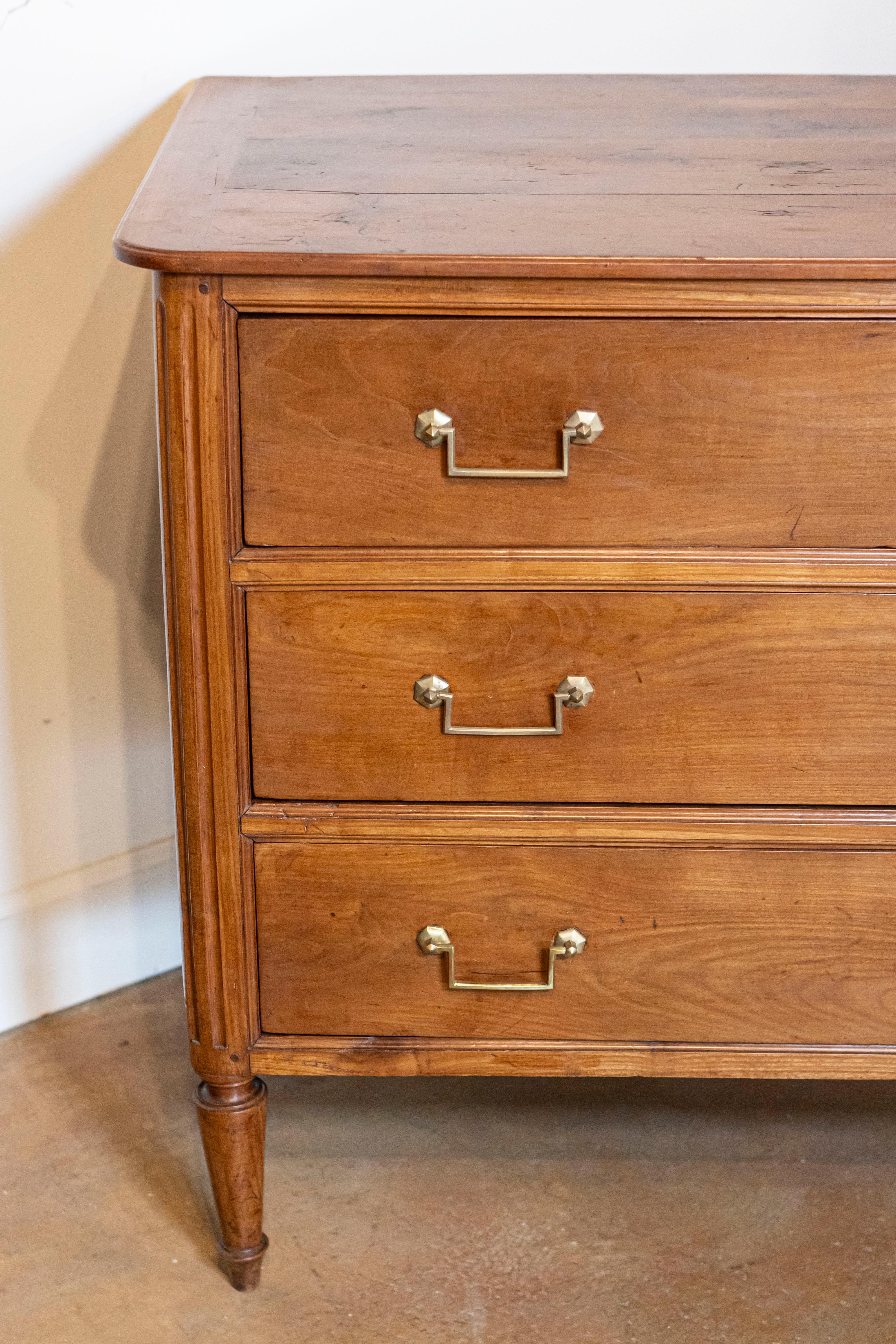 French 1790s Louis XVI Period Cherry Three-Drawer Commode with Fluted Side Posts For Sale 3