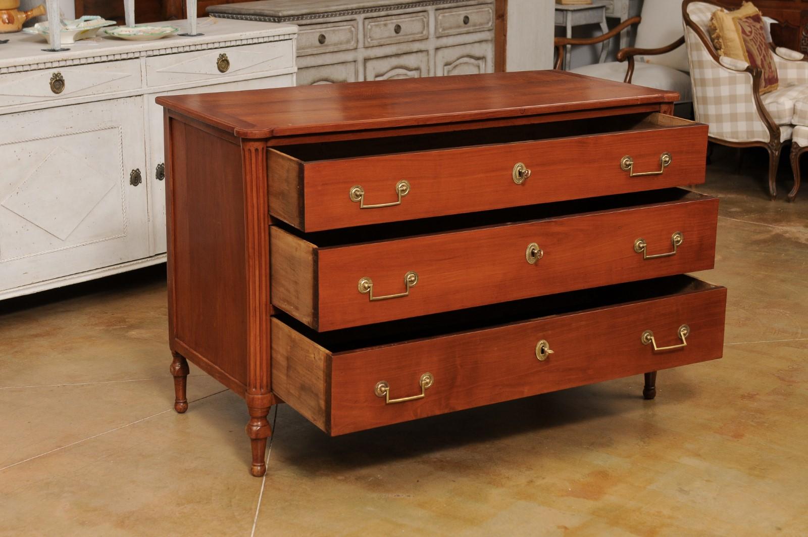 French 1790s Louis XVI Period Three-Drawer Cherry Commode with Brass Hardware For Sale 7