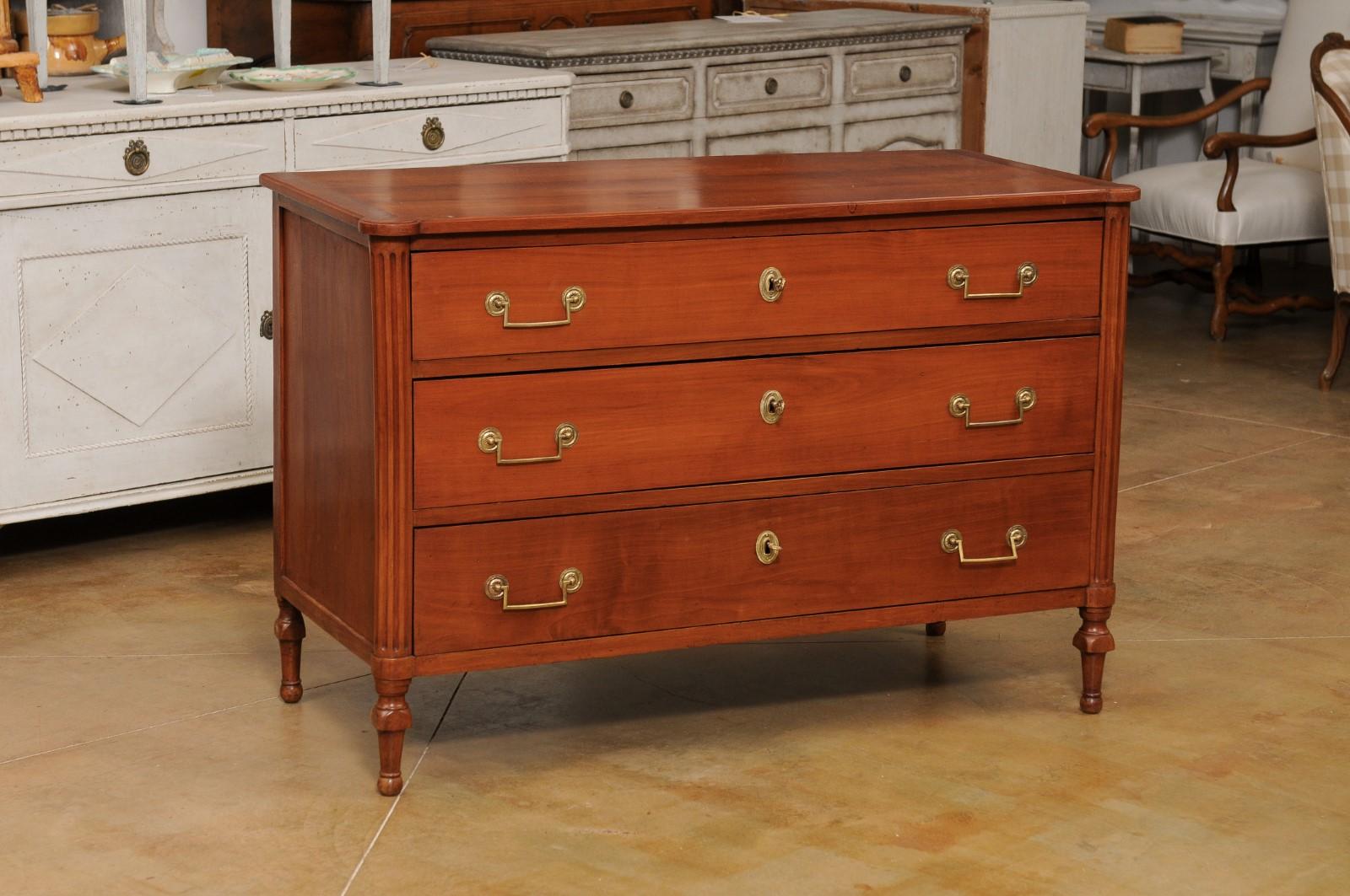 French 1790s Louis XVI Period Three-Drawer Cherry Commode with Brass Hardware For Sale 5