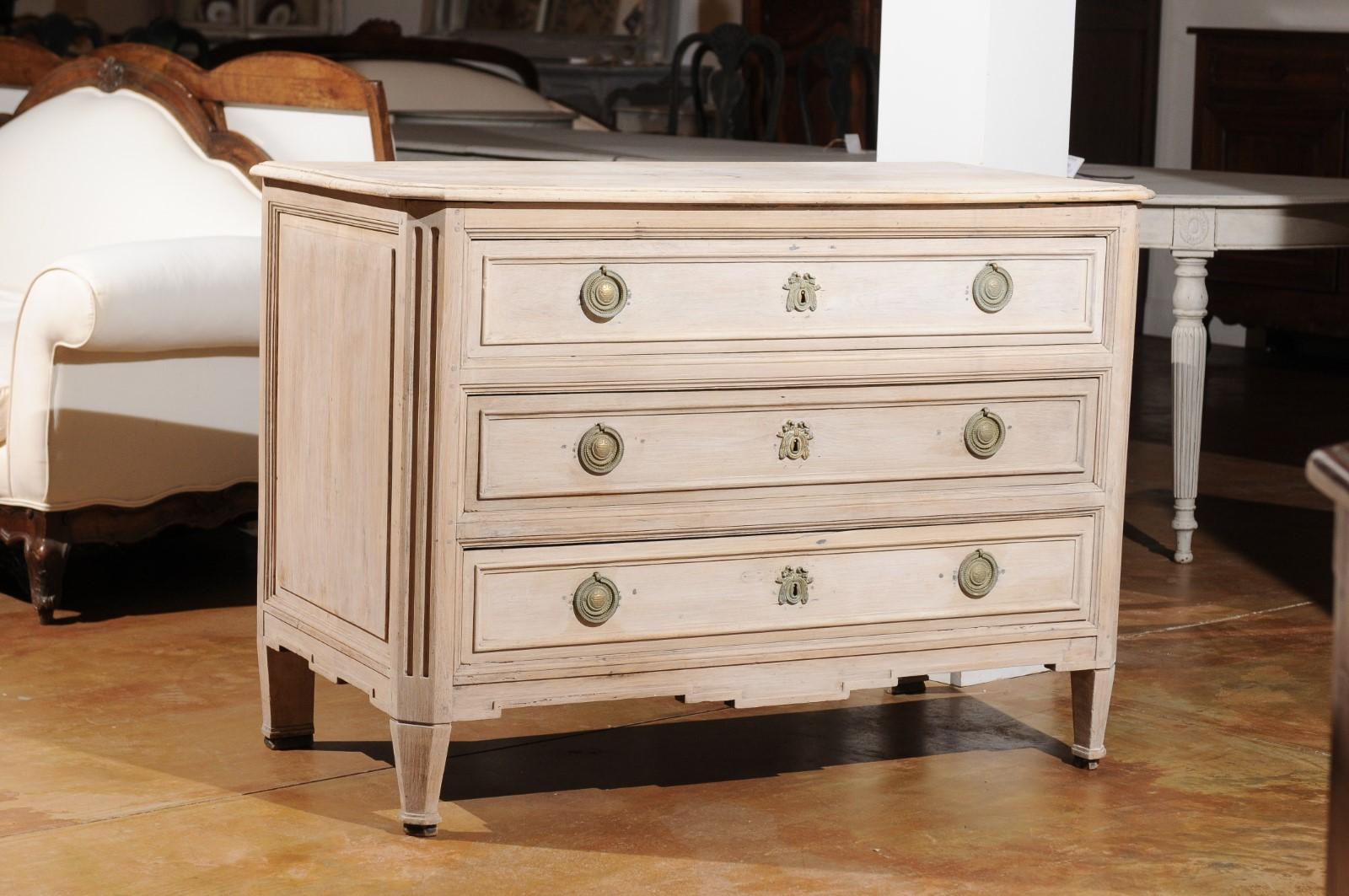 Wood French 1790s Louis XVI Three-Drawer Commode with Faded White Patina and Fluting