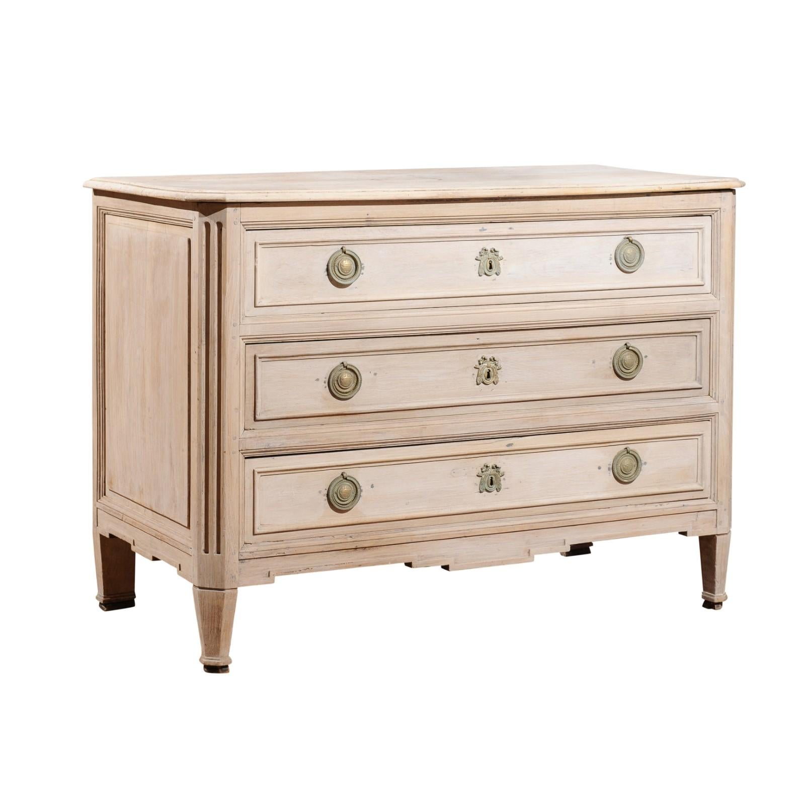 French 1790s Louis XVI Three-Drawer Commode with Faded White Patina and Fluting