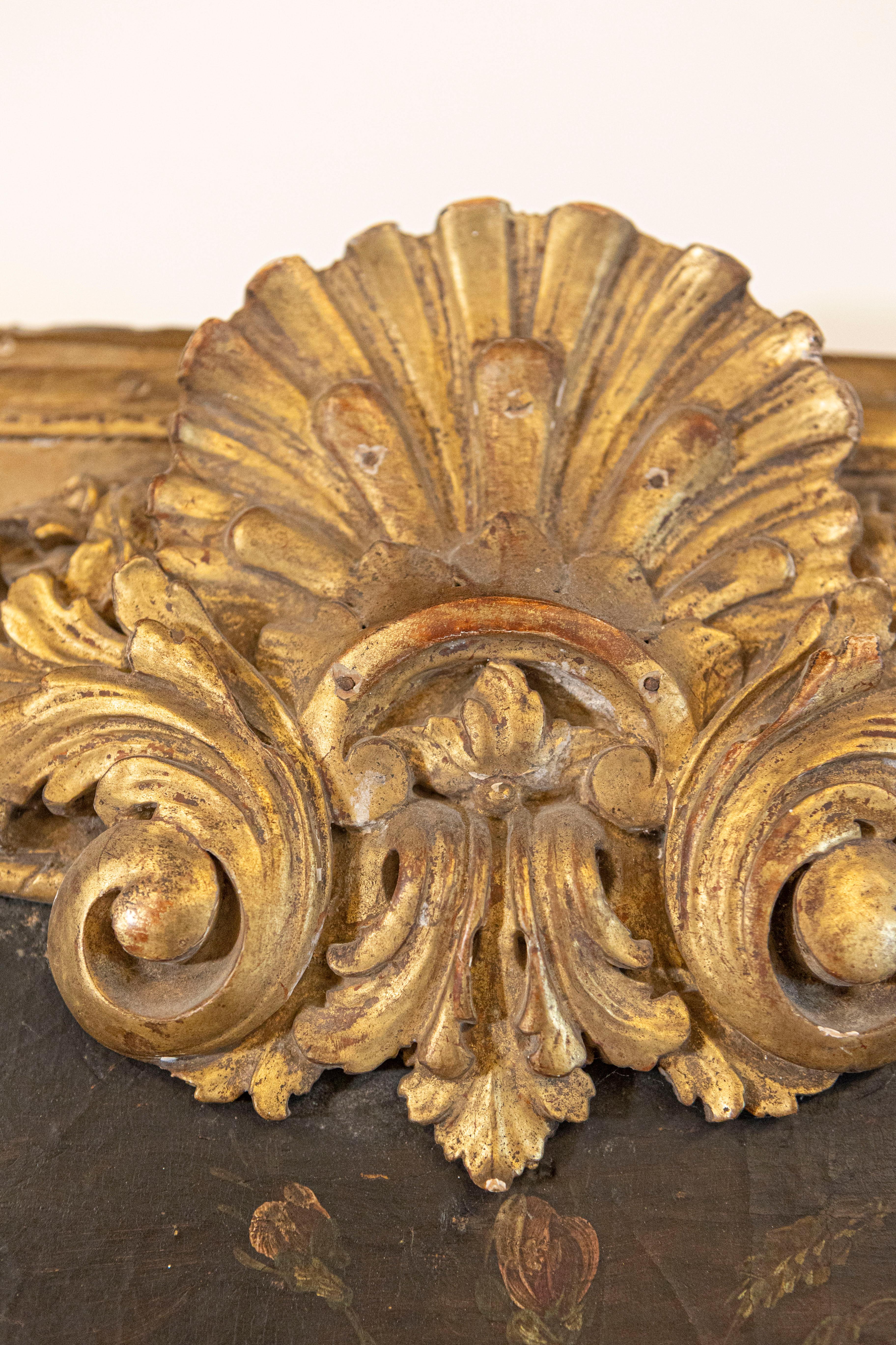 Intagliato Specchio Trumeau francese dipinto nel 1790 con dipinto floreale originale olio su tela in vendita