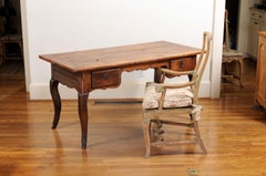 French 1790s Walnut Bureau Plat with Drawers, Scalloped Apron and Cabriole Legs