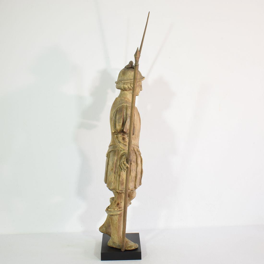 French 17th-18th Century Baroque Carved Wooden Armed Figure In Fair Condition In Buisson, FR