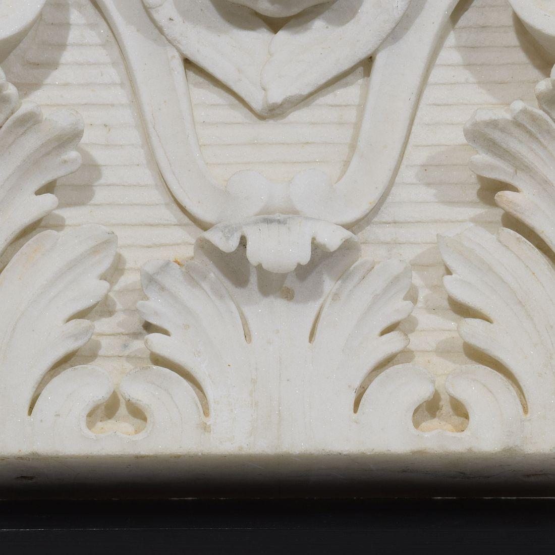 French, 17th / 18th Century, Carved White Marble Capital With Angel Head For Sale 9