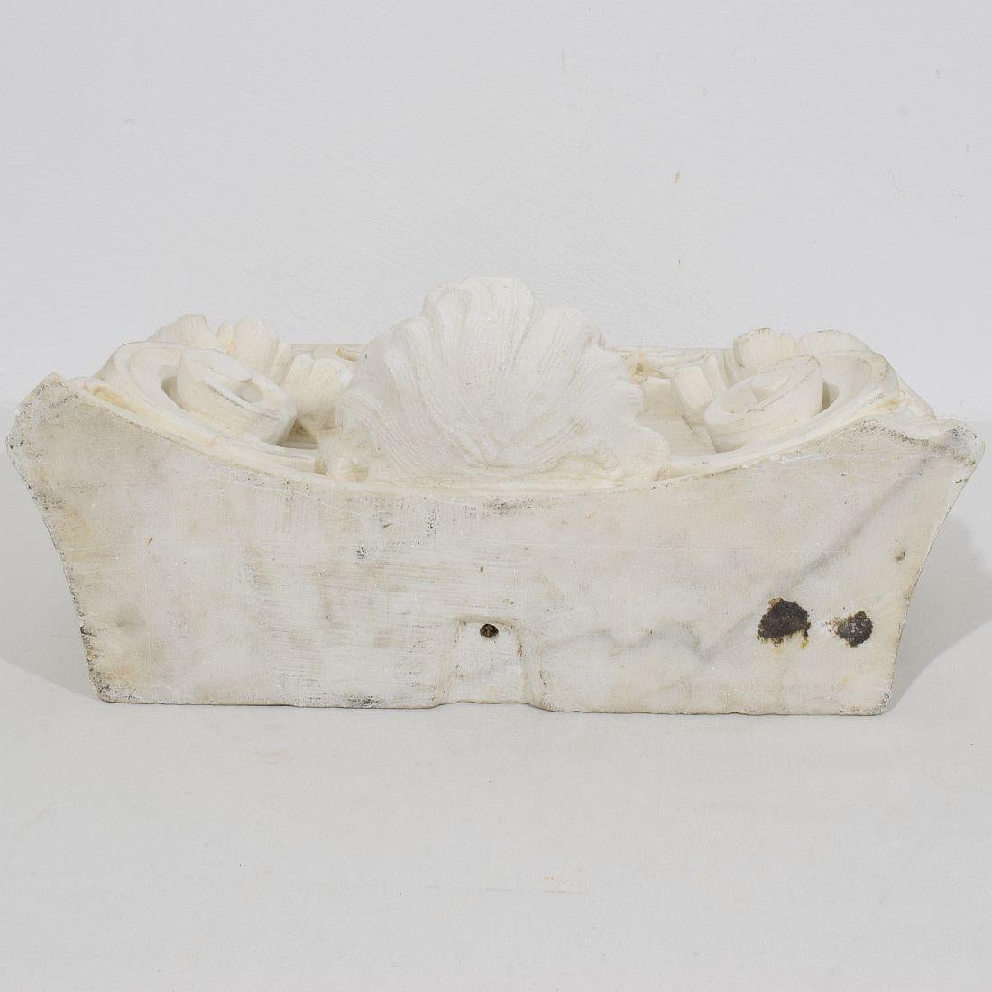 French, 17th / 18th Century, Carved White Marble Capital With Angel Head For Sale 15