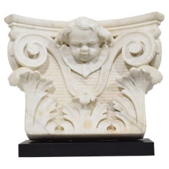 Français, 17e / 18e siècle, chapiteau en marbre blanc sculpté avec tête d'ange