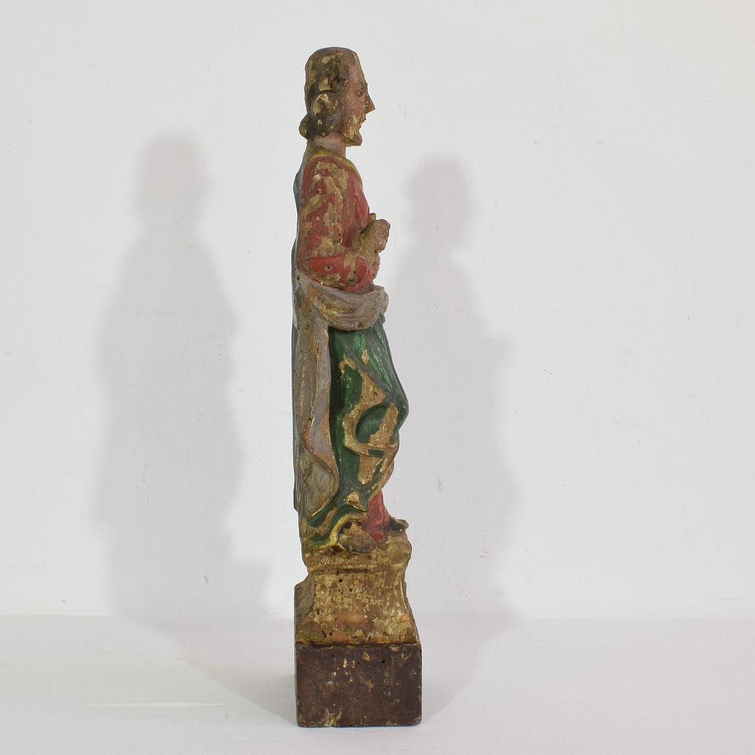 French 17th/18th Century Carved Wooden Saint Peter In Good Condition In Buisson, FR