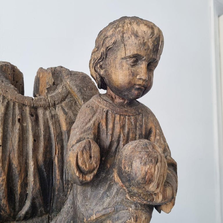 French 17th-18th Century Large Wooden Fragment of a Baroque Madonna with Child For Sale 8