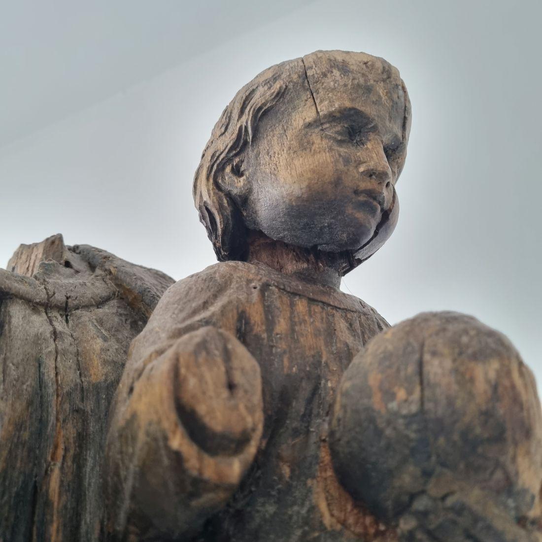 French 17th-18th Century Large Wooden Fragment of a Baroque Madonna with Child 11