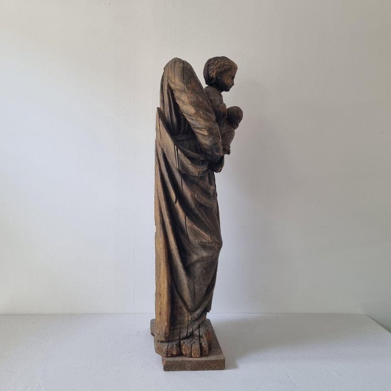 French 17th-18th Century Large Wooden Fragment of a Baroque Madonna with Child In Fair Condition For Sale In Amsterdam, NL