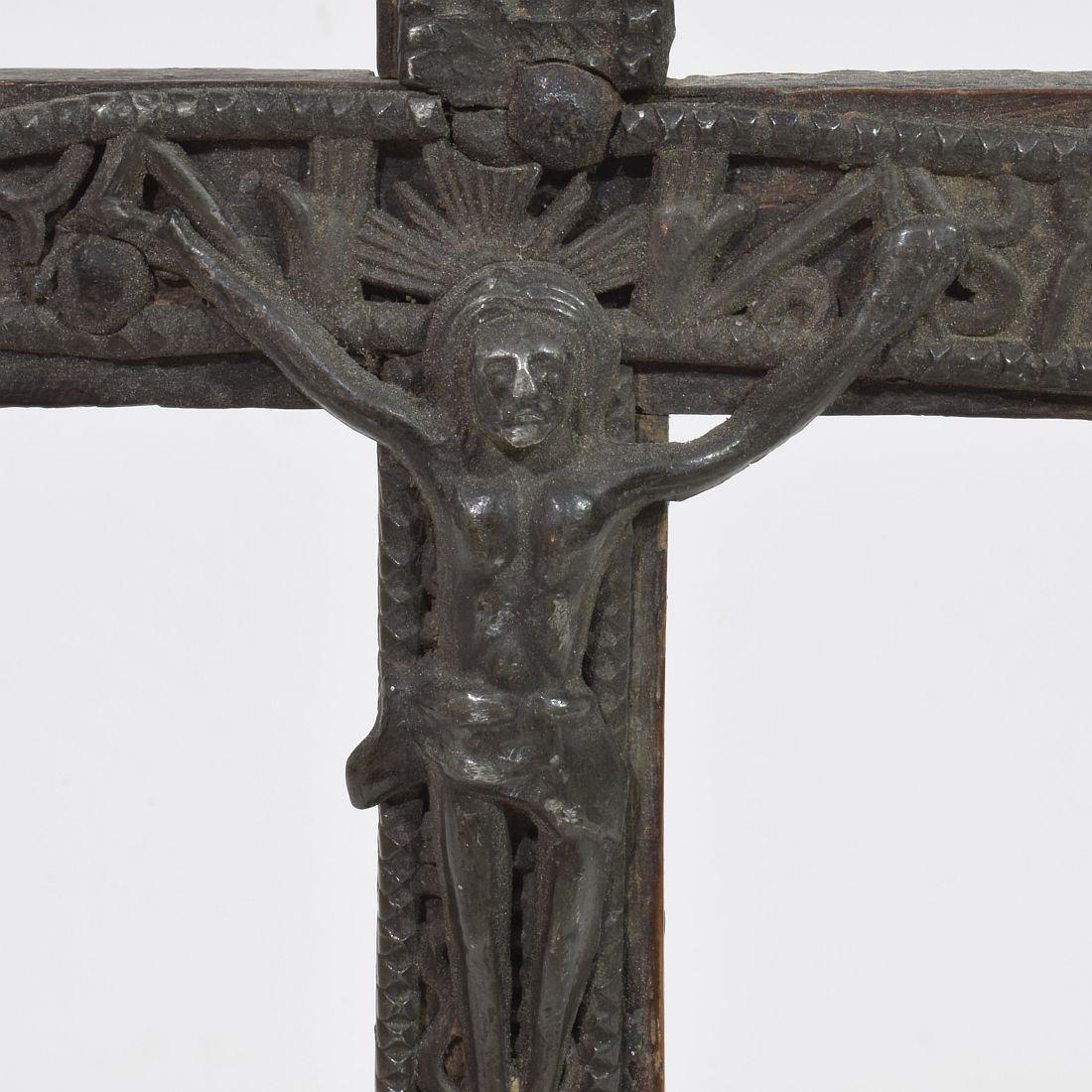 French 17th / 18th Century Small Pewter Christ Figure On A Wooden Cross For Sale 8
