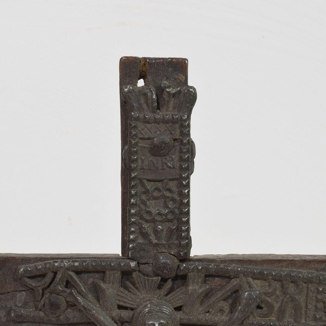 French 17th / 18th Century Small Pewter Christ Figure On A Wooden Cross 3