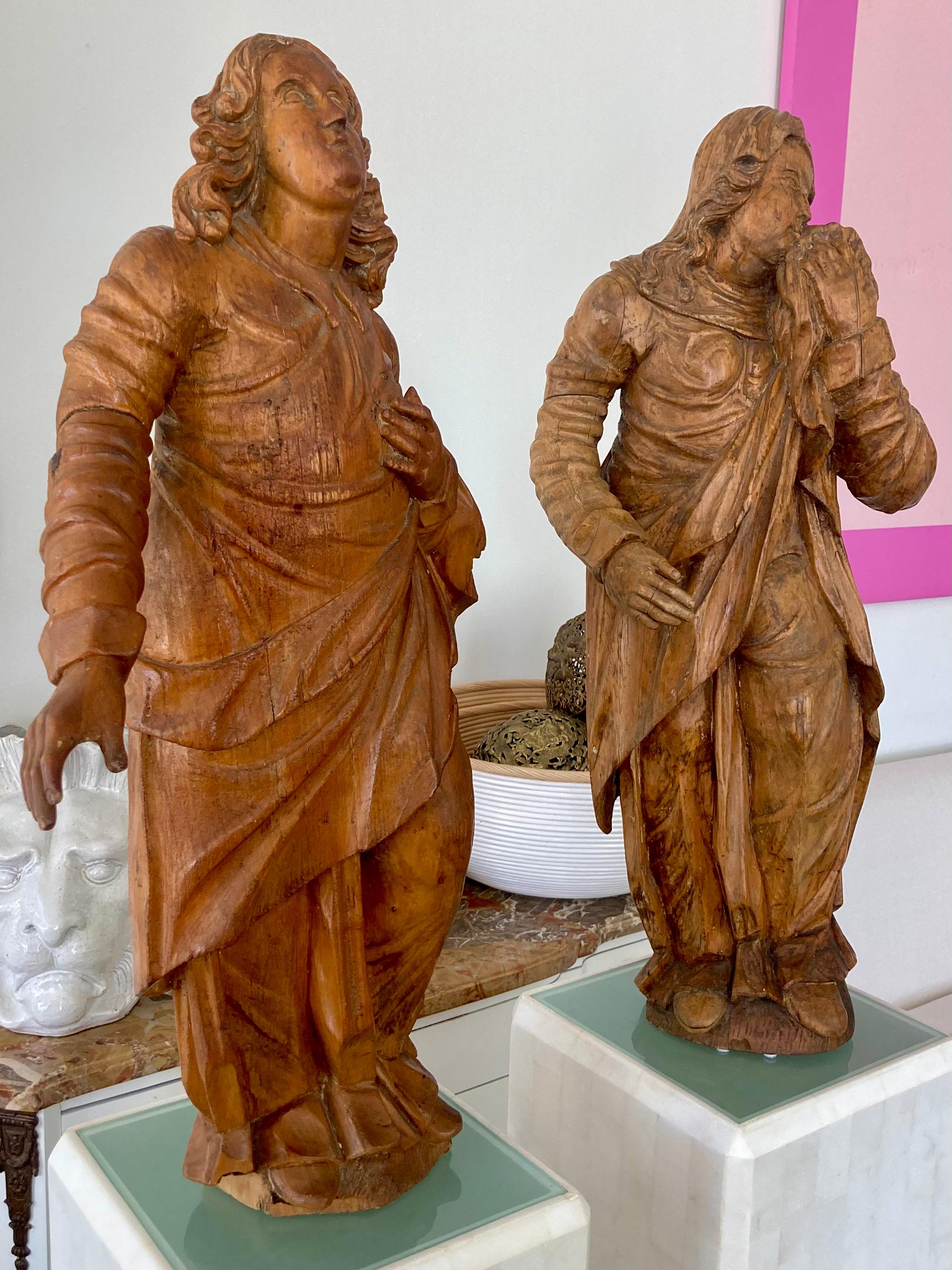 French 17th Century Baroque Carved Wood Figural Sculptures, a Pair In Good Condition For Sale In Los Angeles, CA