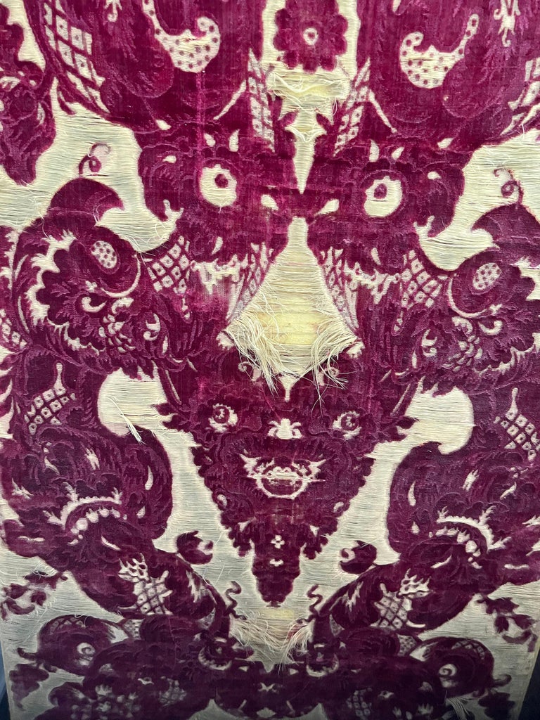 French 17th Century Baroque Silk Damask Textile For Sale at 1stDibs