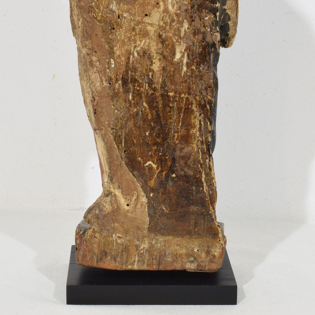 French 17th Century Baroque Wooden Madonna with Child For Sale 7
