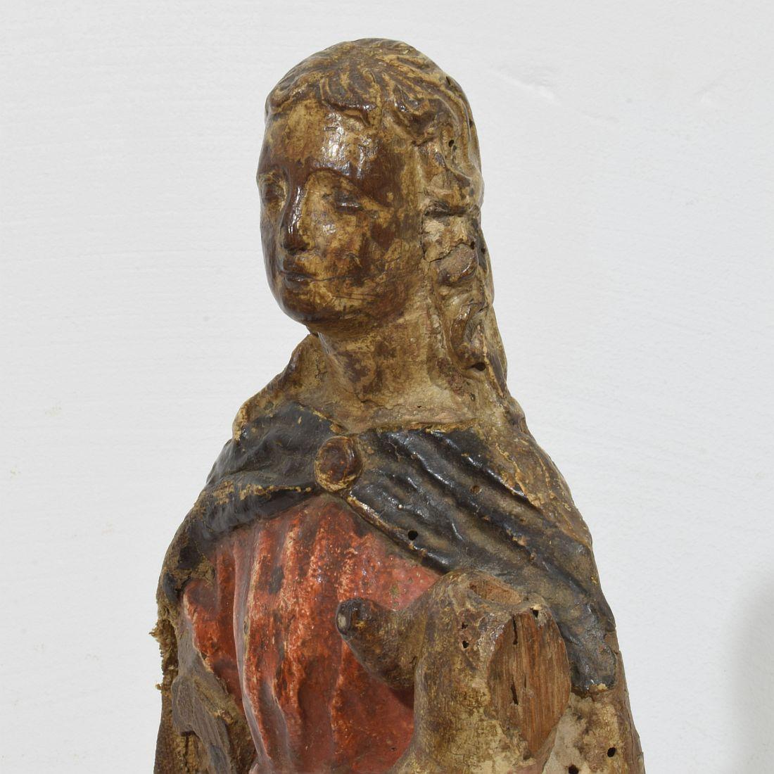 Madonna avec enfant baroque française du 17ème siècle en vente 9