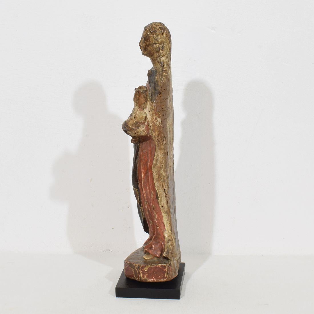 French 17th Century Baroque Wooden Madonna with Child For Sale 1