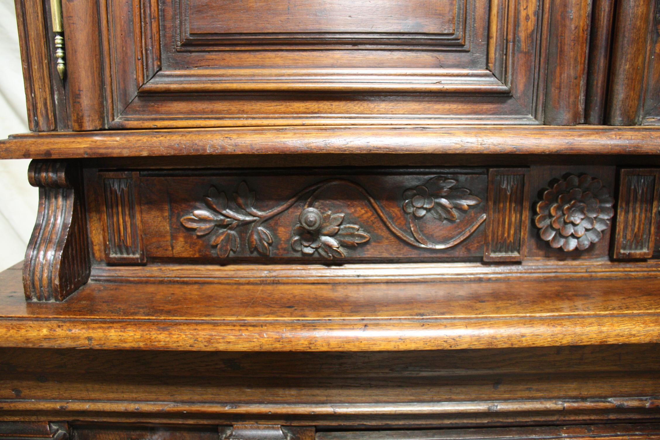 Gabinetto francese del XVII secolo In condizioni buone in vendita a Stockbridge, GA