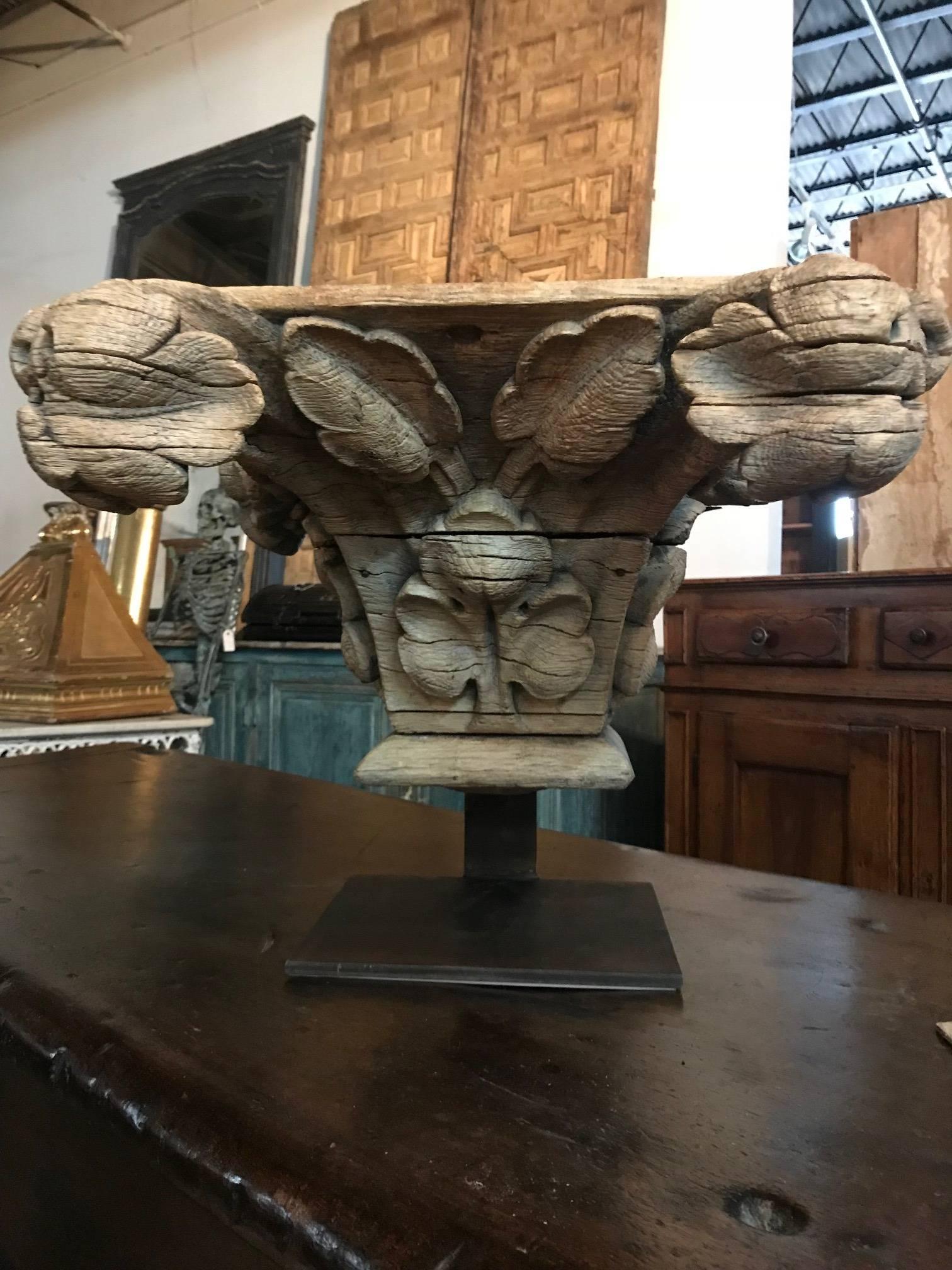 French 17th Century Capital Fragment In Excellent Condition In Atlanta, GA