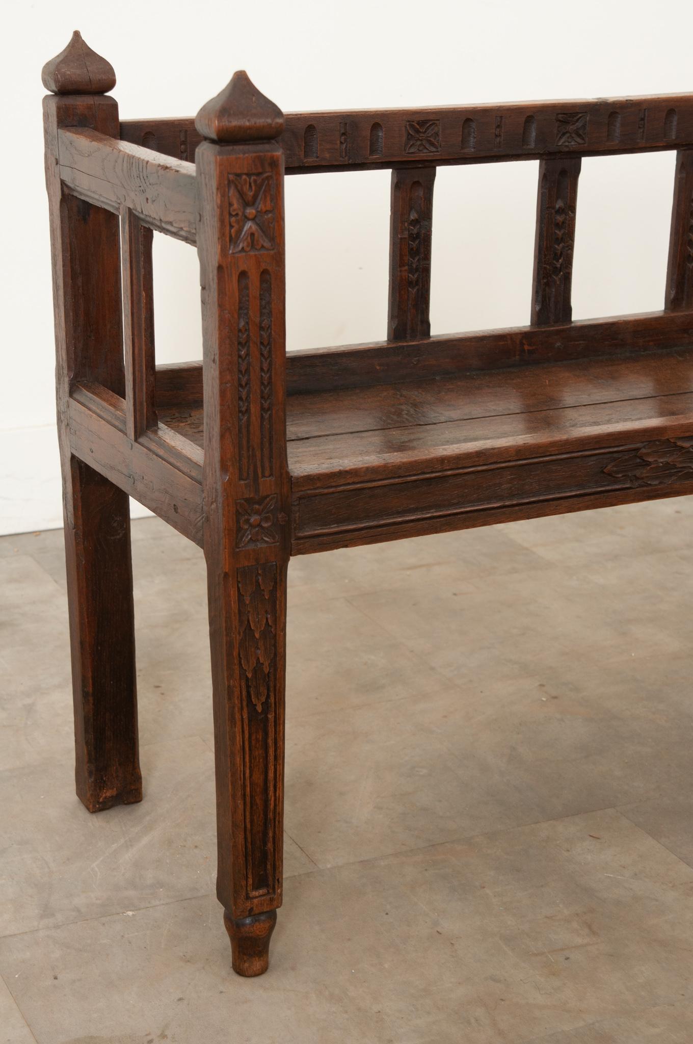 French 17th Century Carved Oak Bench In Good Condition In Baton Rouge, LA