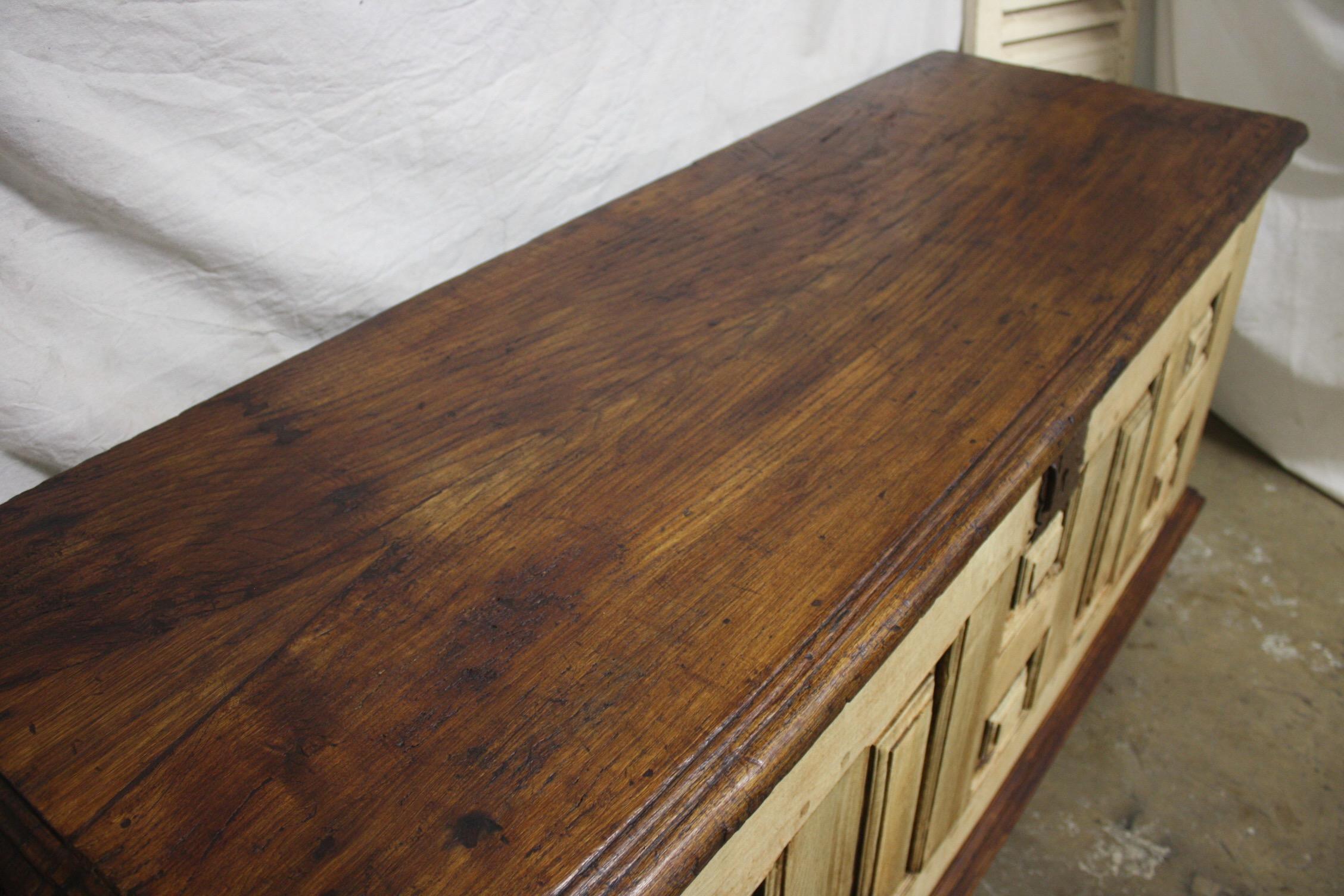 French 17th Century Desk For Sale 6