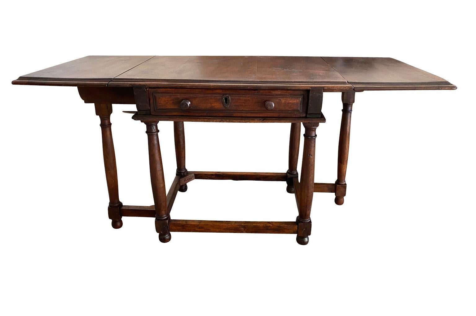 French 17th Century Gate Leg Table For Sale 1