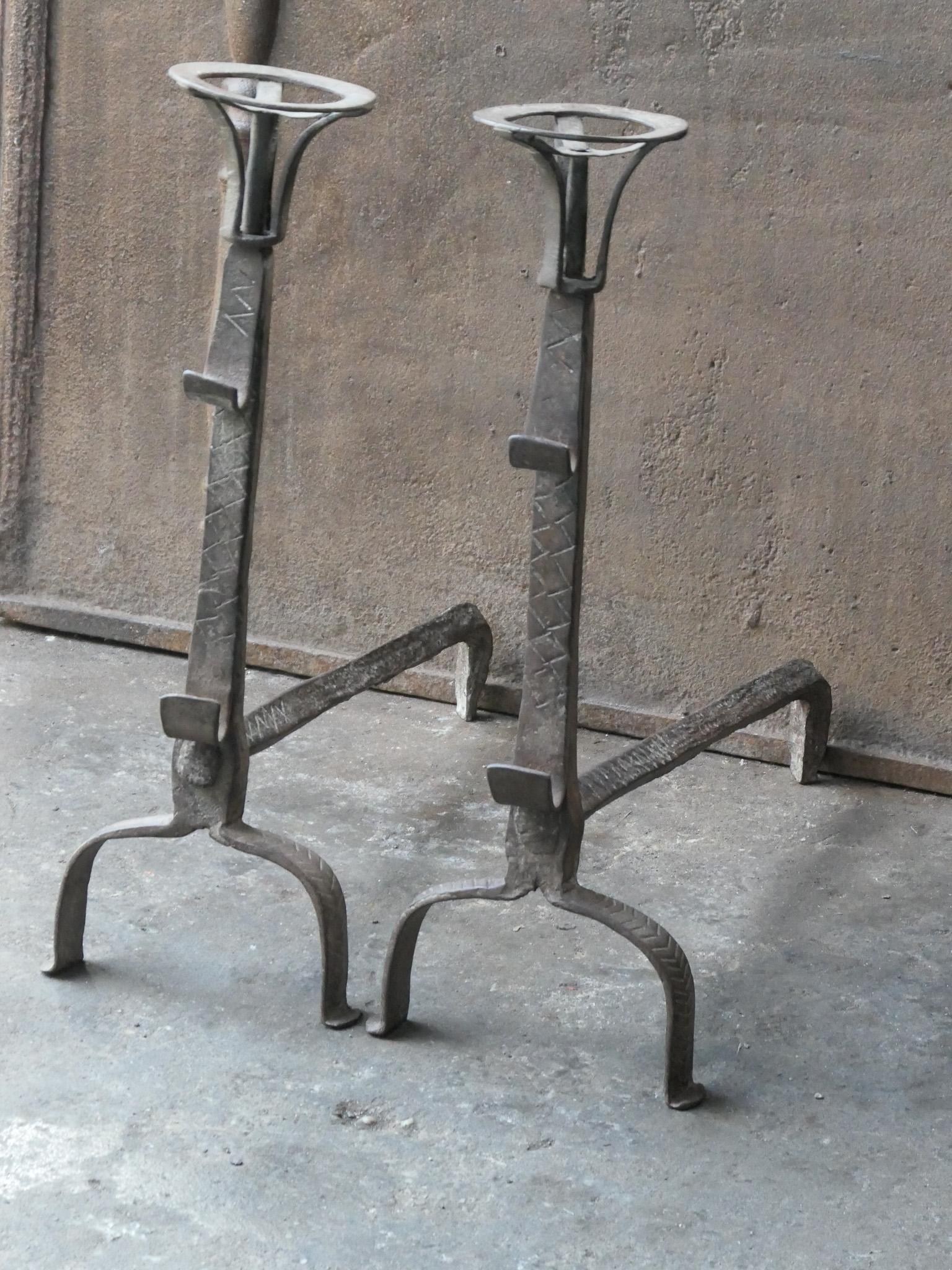 Andirones o Hogueras de la Época Gótica Francesa del Siglo XVII Francés en venta