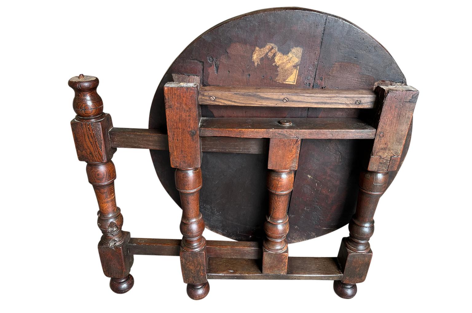 Table d'appoint laiterie française du 17ème siècle en vente 10