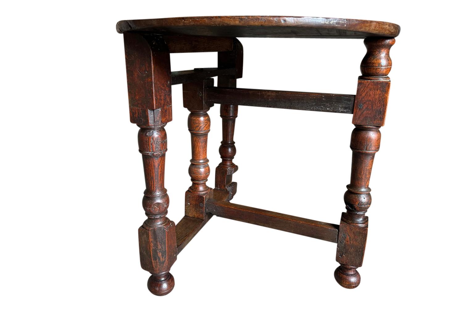 XVIIIe siècle et antérieur Table d'appoint laiterie française du 17ème siècle en vente
