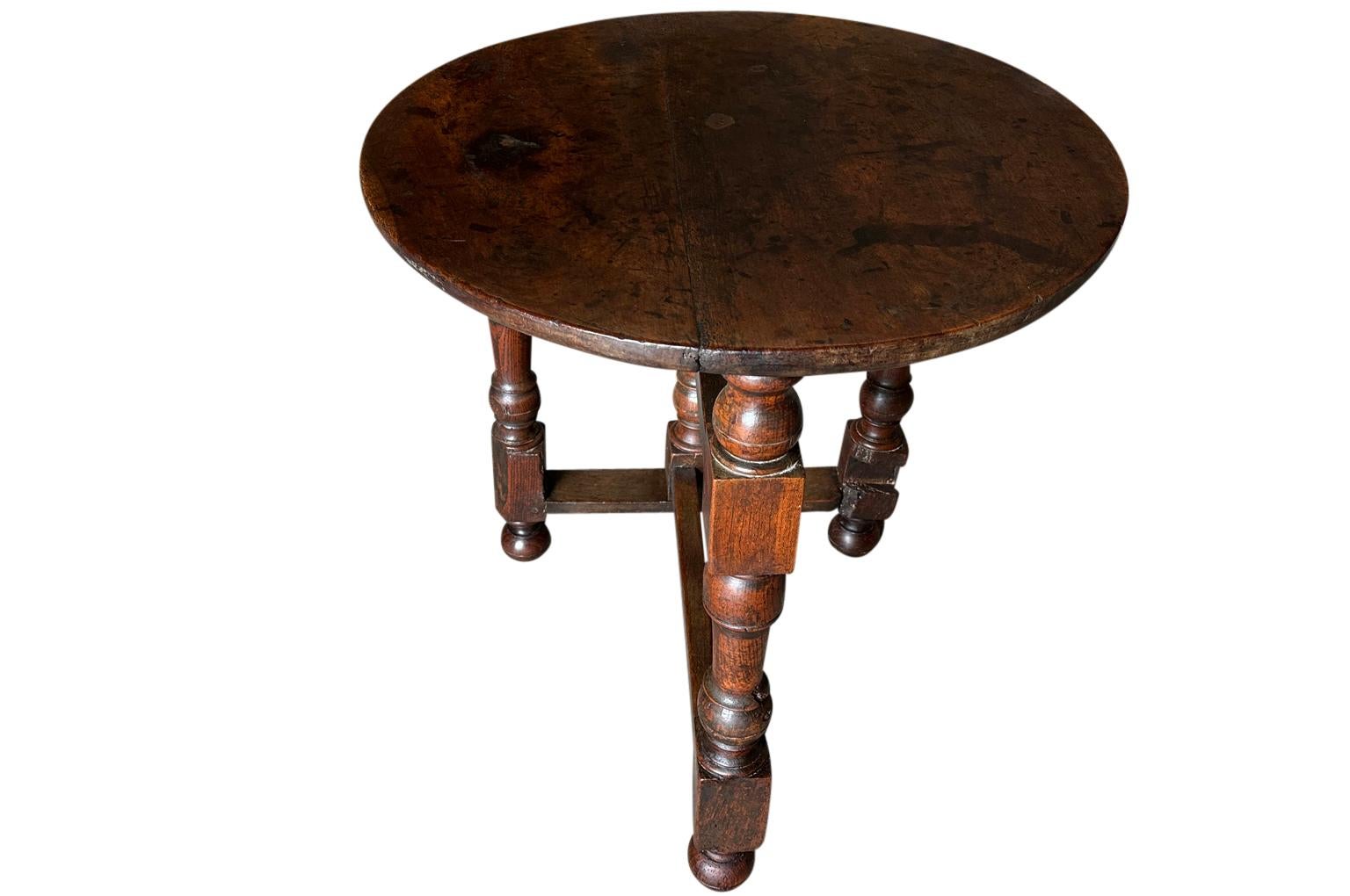 Table d'appoint laiterie française du 17ème siècle en vente 1