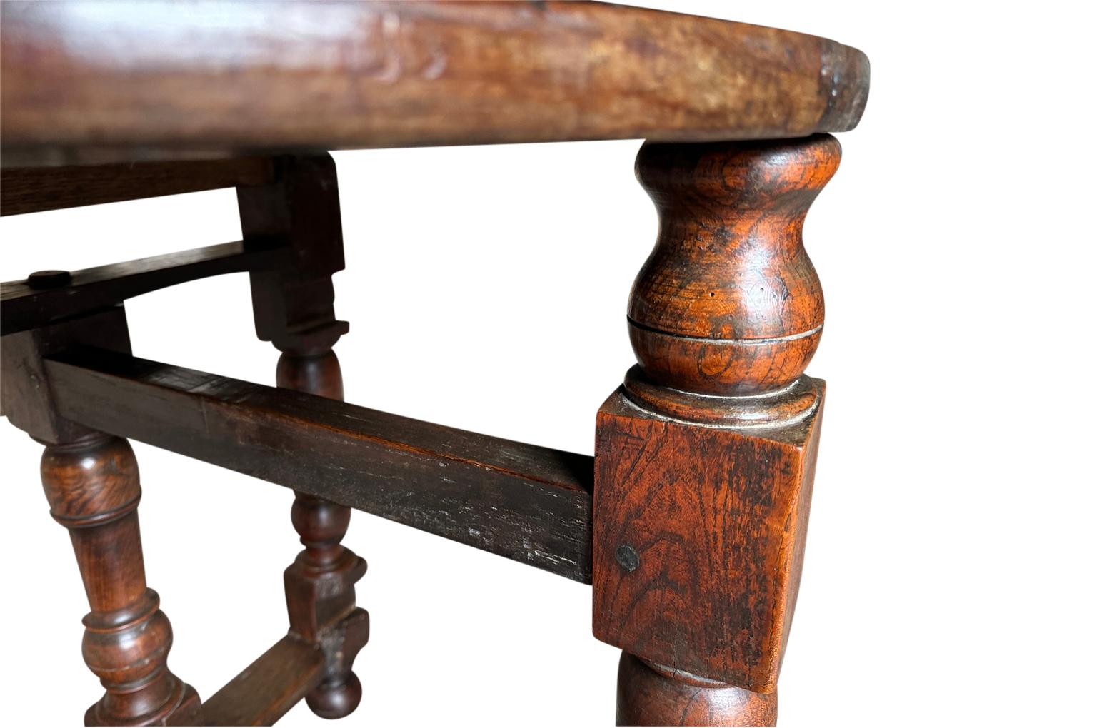 Table d'appoint laiterie française du 17ème siècle en vente 2
