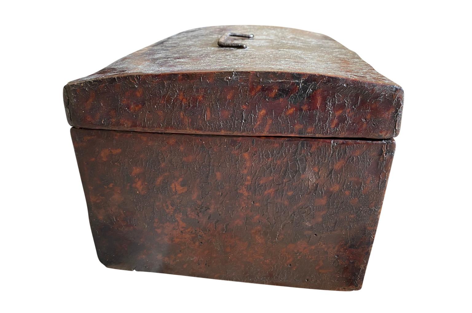 French 17th Century Leather Box, Coffre In Good Condition For Sale In Atlanta, GA
