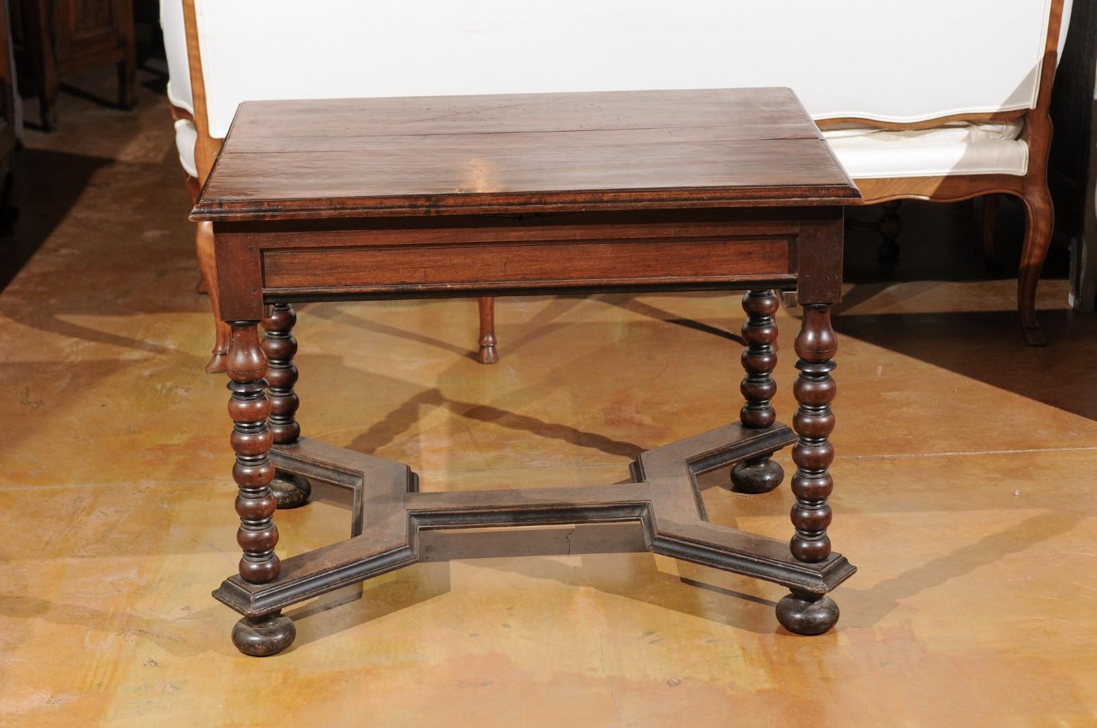 French 17th Century Louis XIII Walnut Side Table with Bobbin Legs and Stretcher For Sale 4