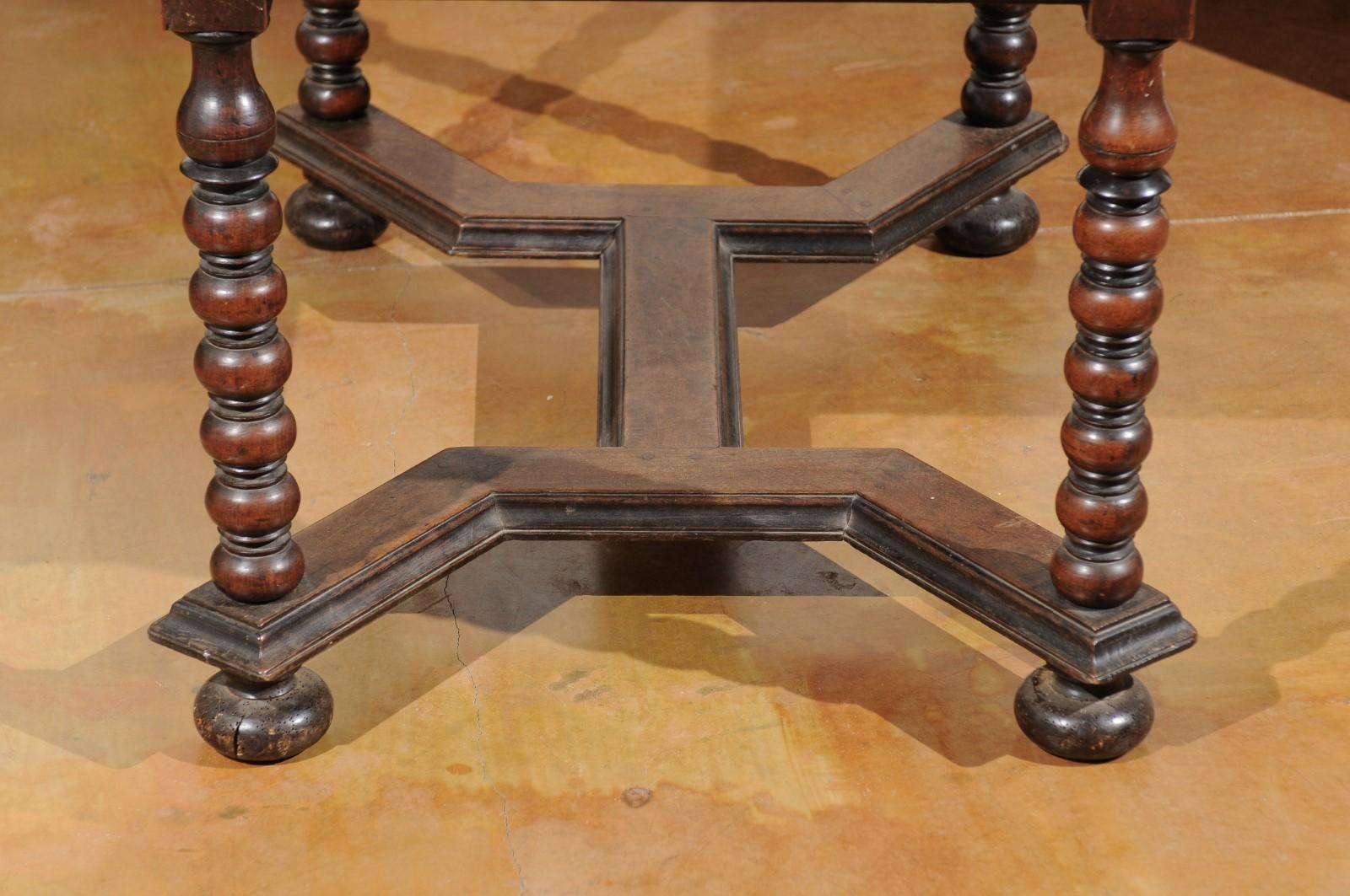 French 17th Century Louis XIII Walnut Side Table with Bobbin Legs and Stretcher For Sale 6