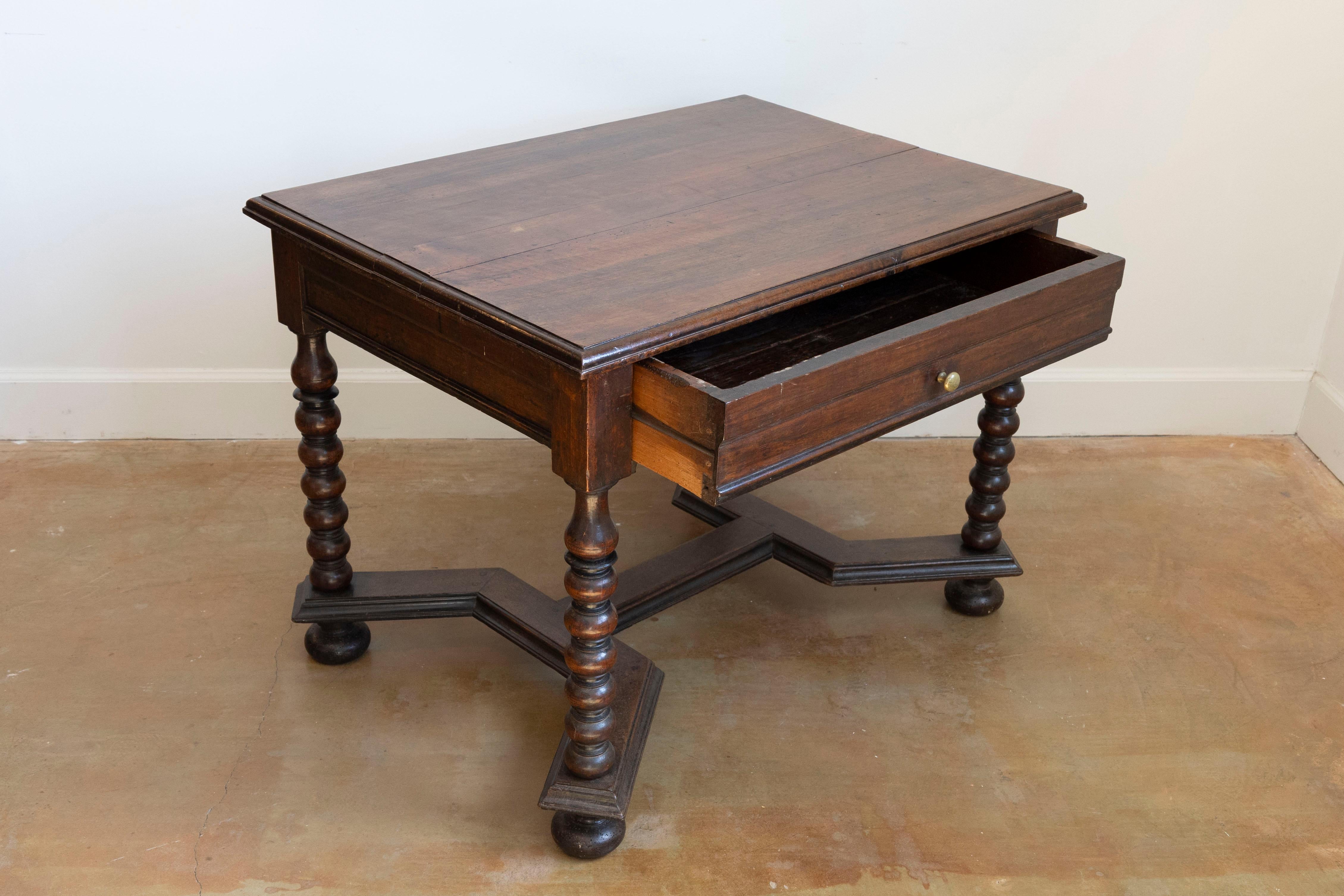 French 17th Century Louis XIII Walnut Side Table with Bobbin Legs and Stretcher In Good Condition In Atlanta, GA